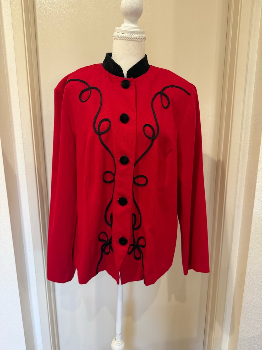 Vintage Red Embroidered Button-Front Jacket With Velvet Collar & Buttons